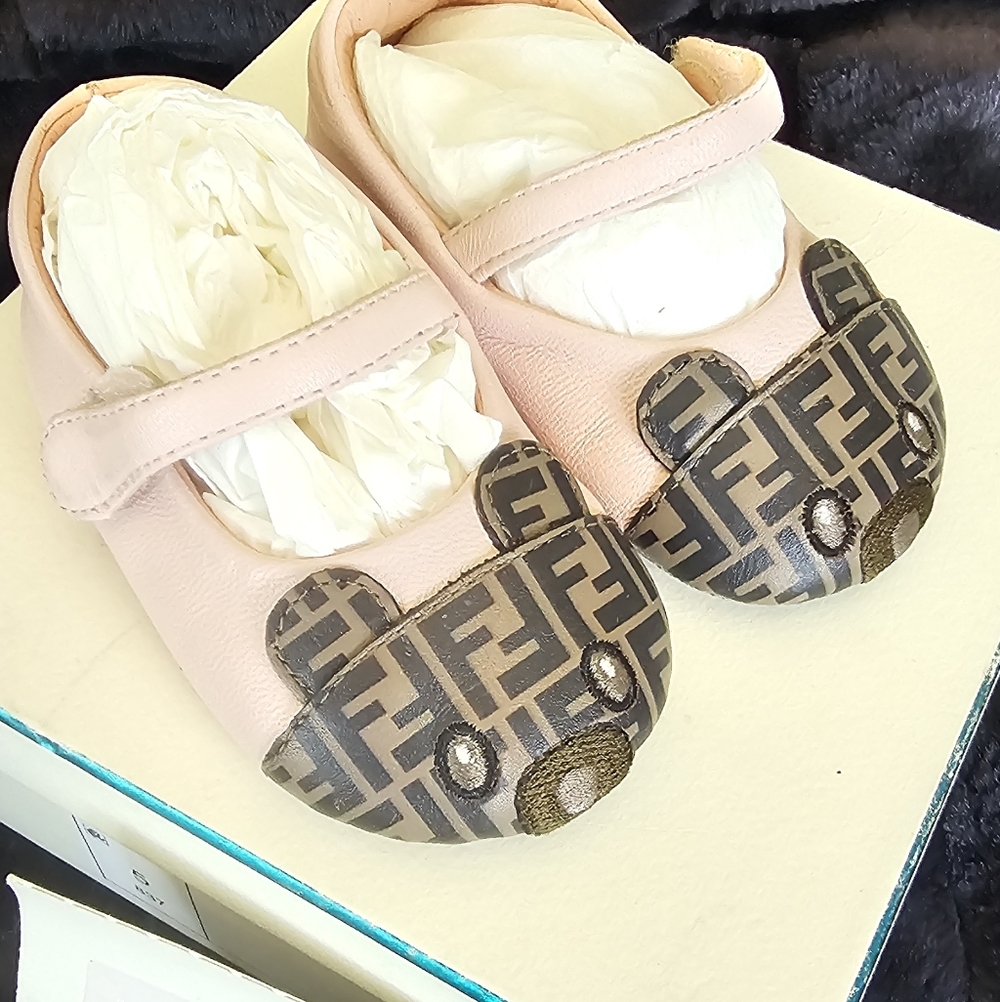 Fendi Baby Girls Shoes Sz 5 - Picture 8 of 12